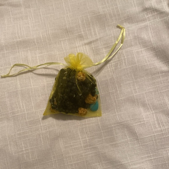 Handmade Meditation Necklace with handmade dried flowers beads, made by Me 🫶 - Picture 5 of 5